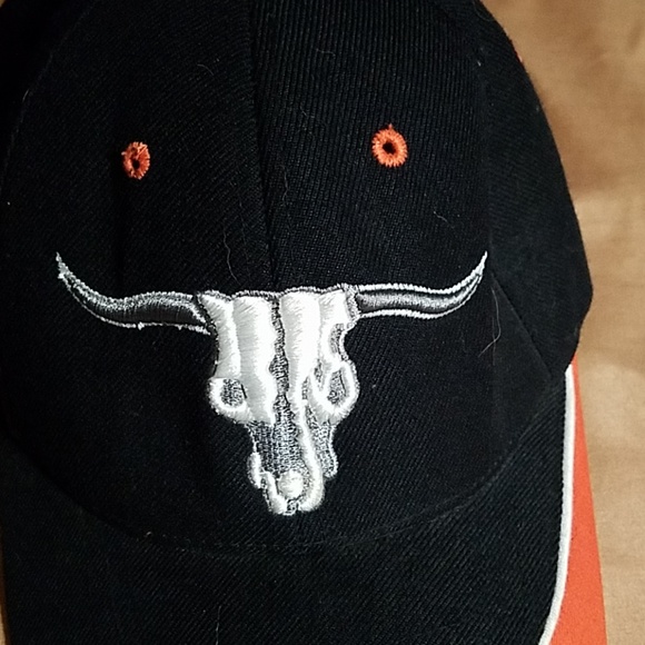 Men's cap - Picture 2 of 3